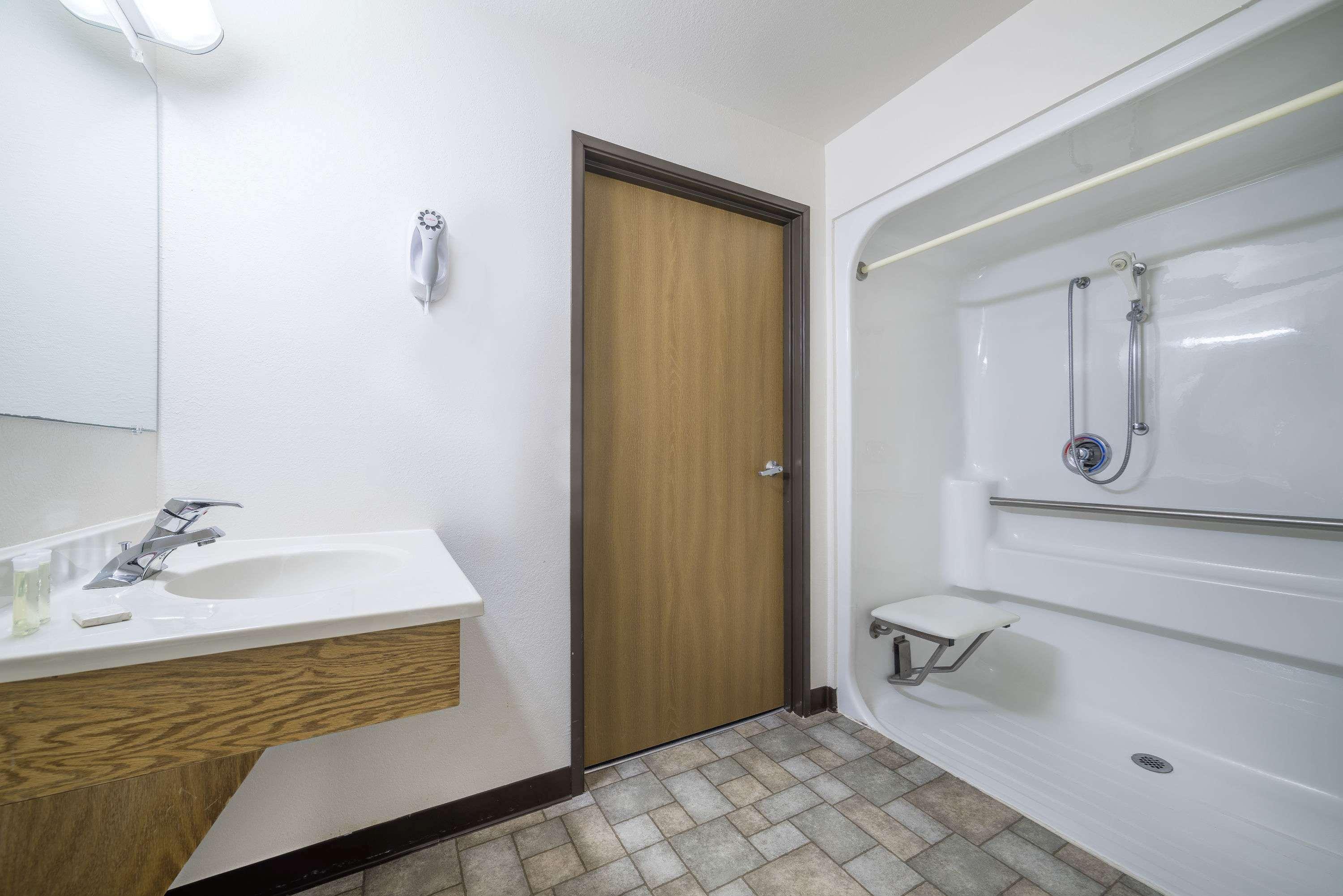 Super 8 By Wyndham Park Rapids Otel Dış mekan fotoğraf