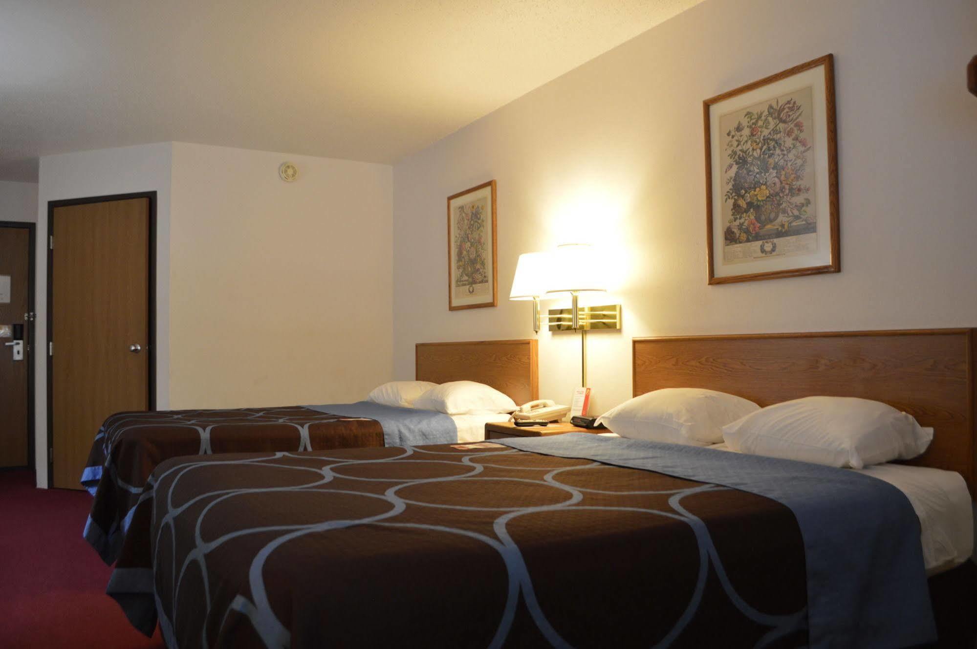 Super 8 By Wyndham Park Rapids Otel Dış mekan fotoğraf