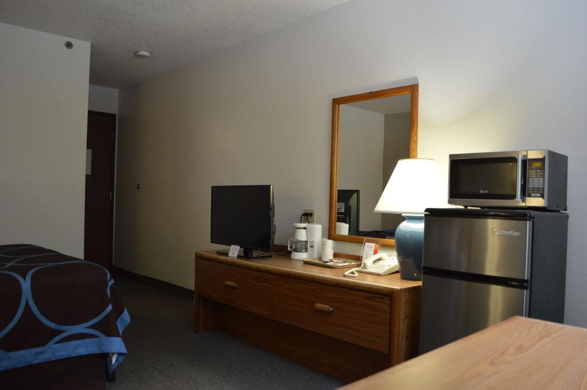 Super 8 By Wyndham Park Rapids Otel Dış mekan fotoğraf