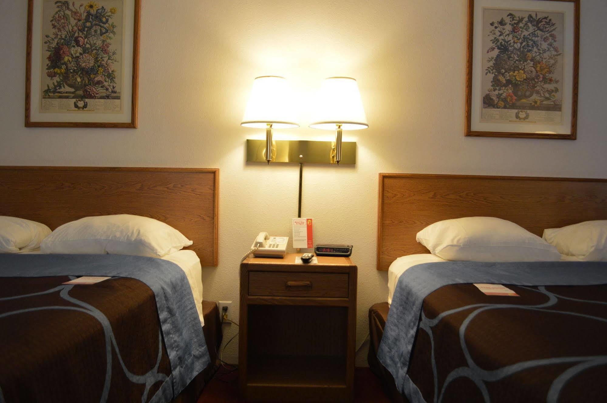 Super 8 By Wyndham Park Rapids Otel Dış mekan fotoğraf