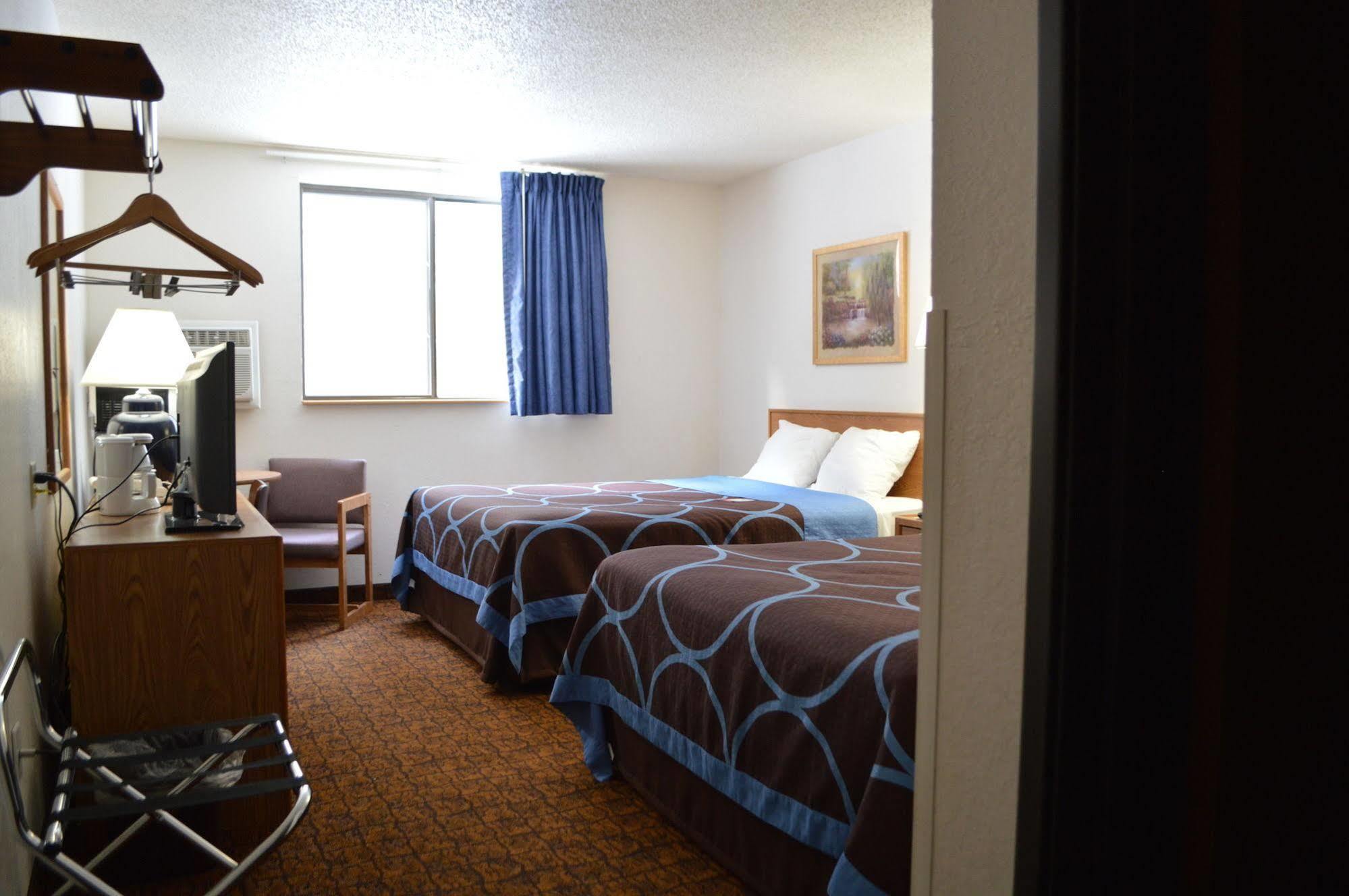 Super 8 By Wyndham Park Rapids Otel Dış mekan fotoğraf