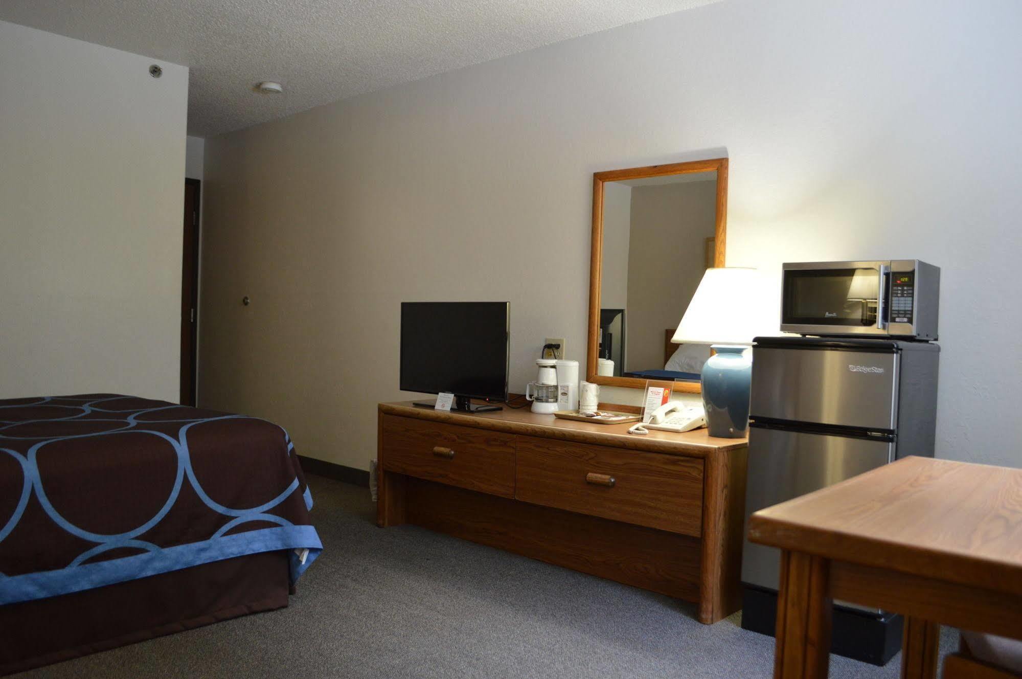 Super 8 By Wyndham Park Rapids Otel Dış mekan fotoğraf