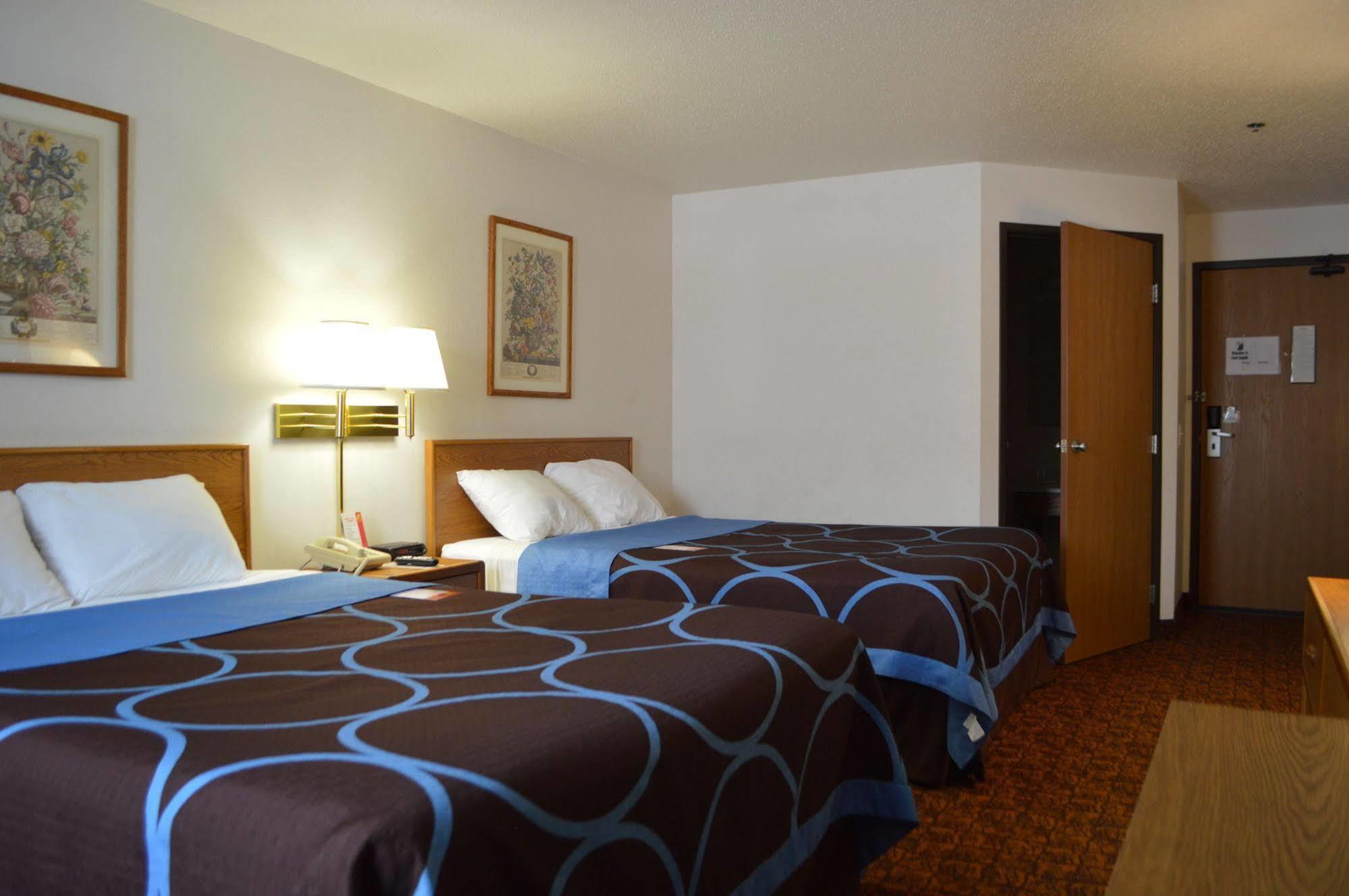 Super 8 By Wyndham Park Rapids Otel Dış mekan fotoğraf