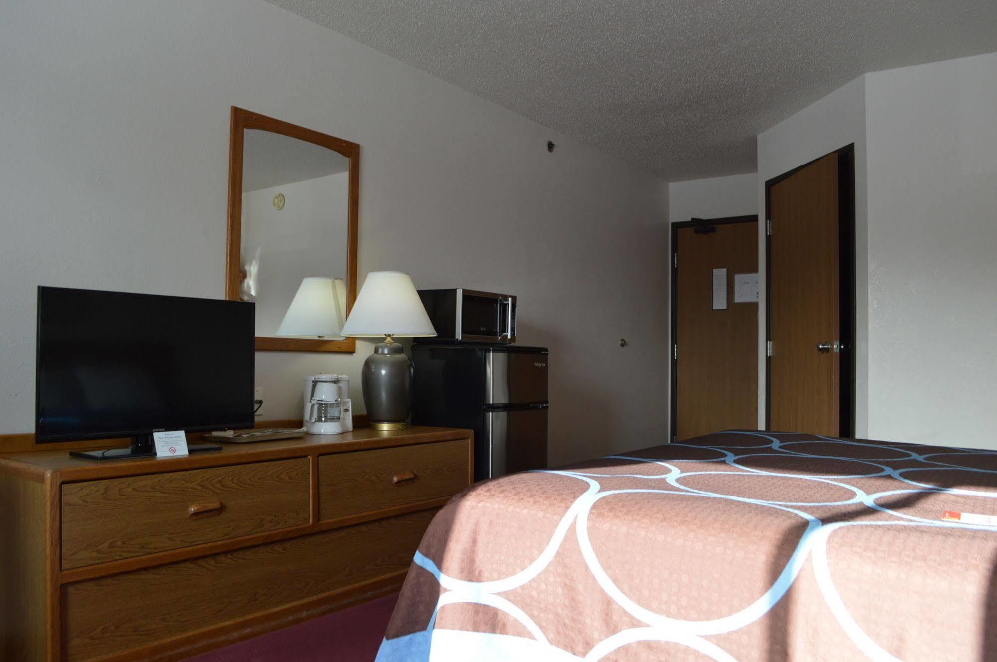 Super 8 By Wyndham Park Rapids Otel Dış mekan fotoğraf