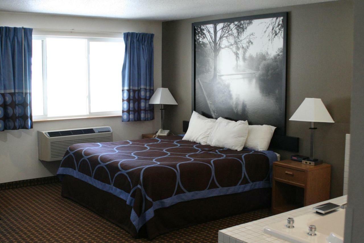 Super 8 By Wyndham Park Rapids Otel Dış mekan fotoğraf